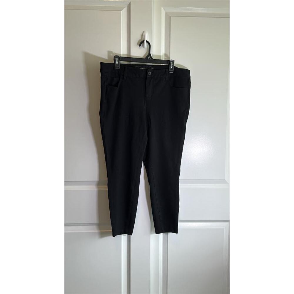 Studio by torrid size 16S black stretchy business casual pants
